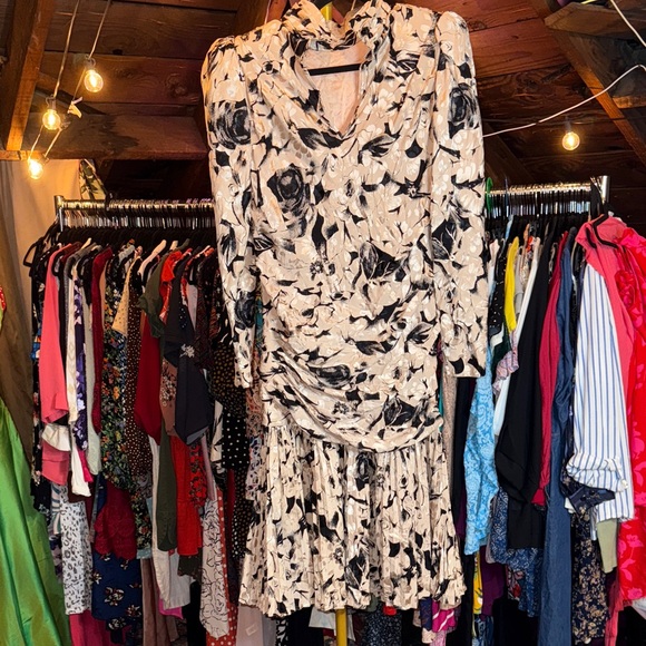 Neiman Marcus Black and Cream Abstract Long Sleeve Dress - Picture 3 of 3